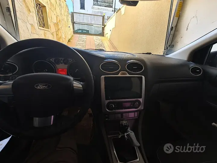 Ford Focus Sw 2010 photo 3