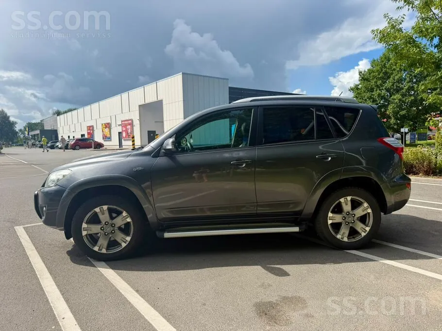 Toyota Rav4 2010 photo 2