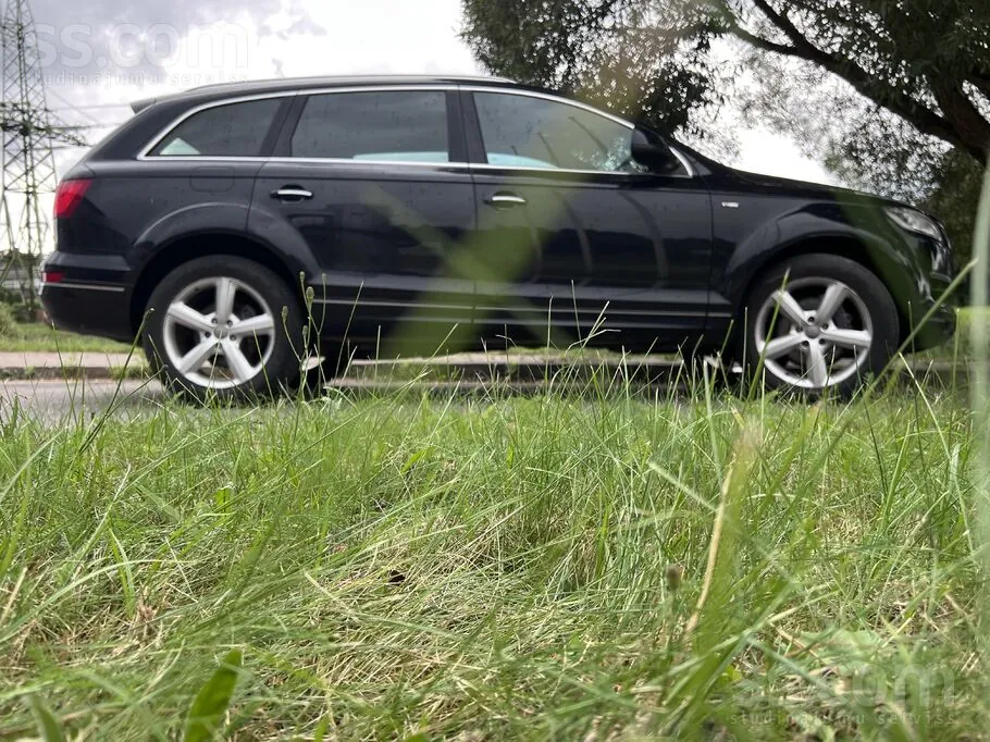 Audi Q7 2010 photo 4