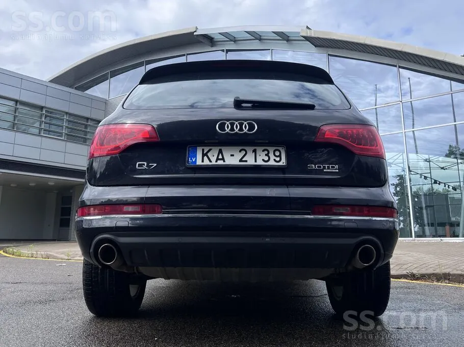 Audi Q7 2010 photo 3