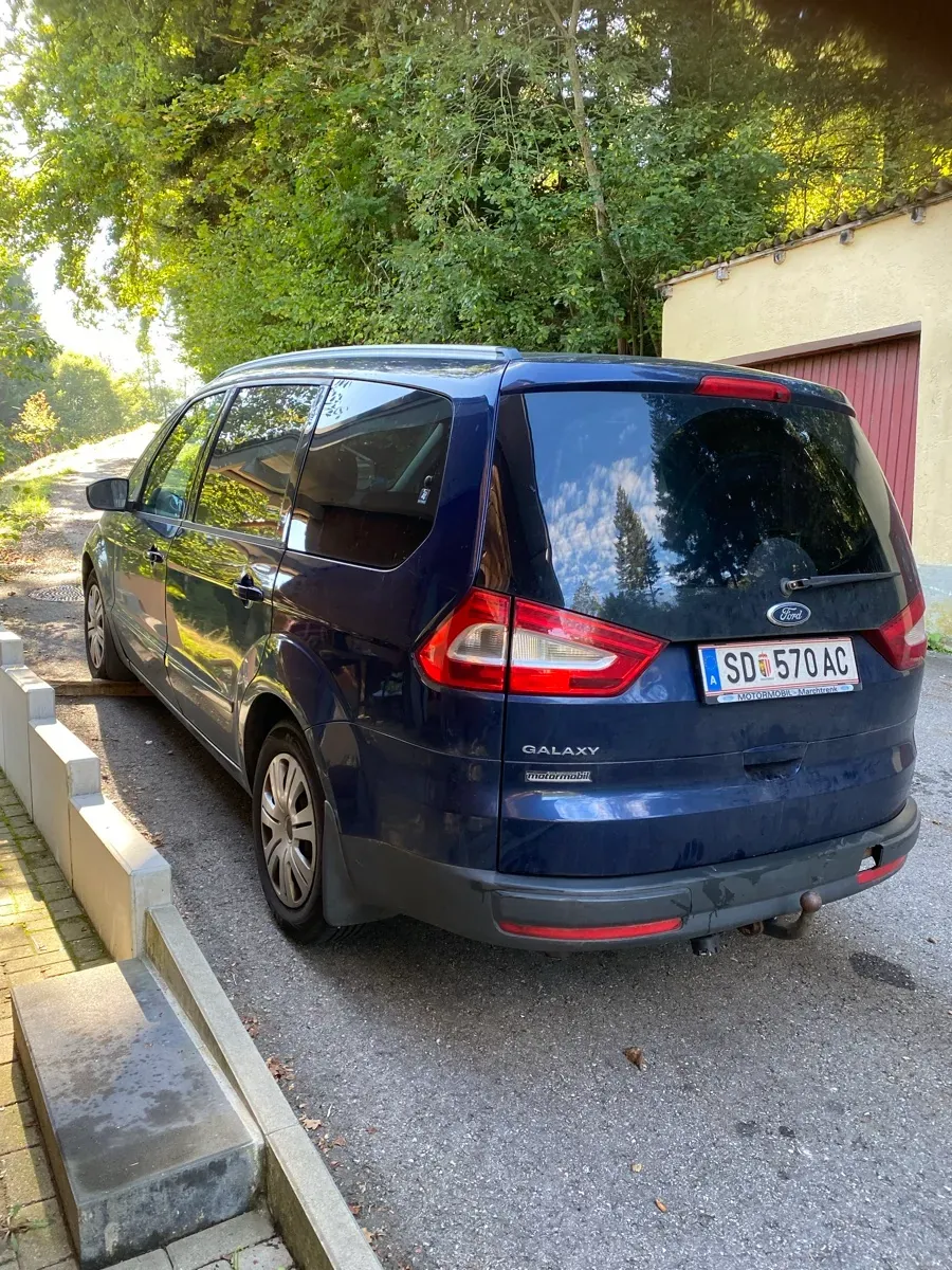 Ford Galaxy 2014 photo 2