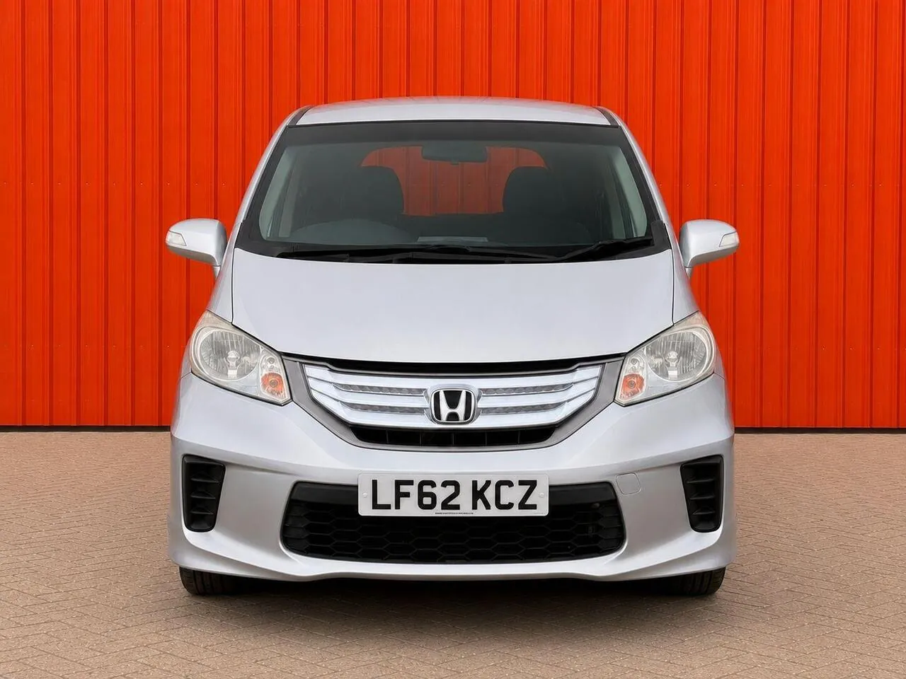 Honda Freed 2012 photo 2
