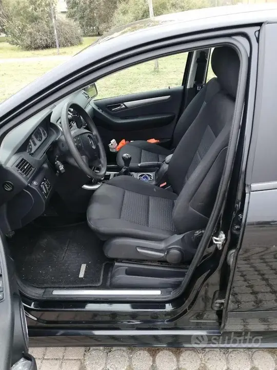 Mercedes-Benz B 180 2011 photo 5
