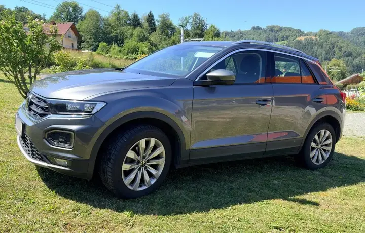 Volkswagen T-Roc 2021 photo 2