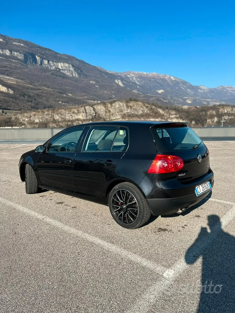 Volkswagen Golf 2005 photo 2