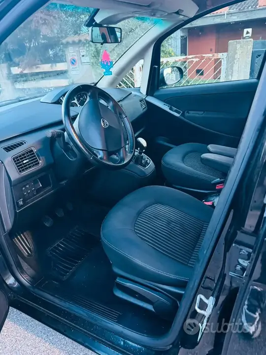 Lancia Musa 2011 photo 3