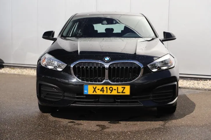 BMW 1 Series 2024 photo 2