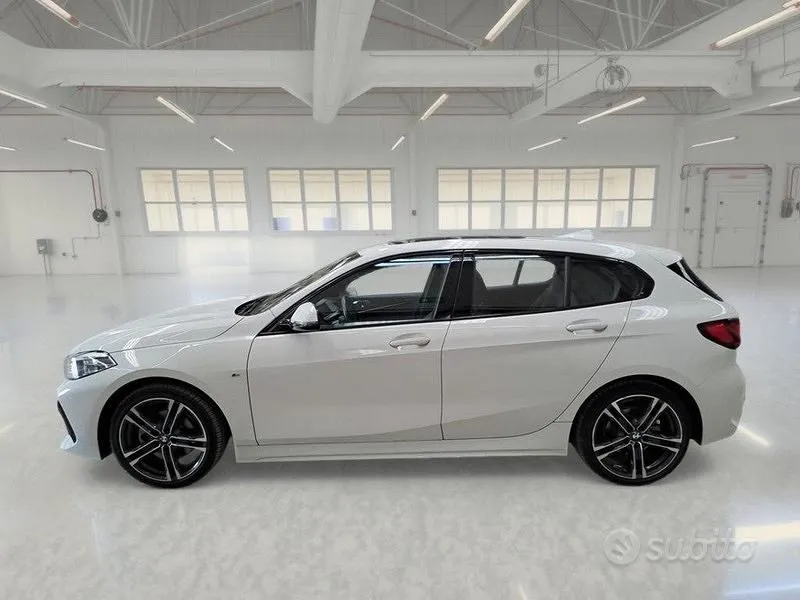 BMW 1 Series 2023 photo 5
