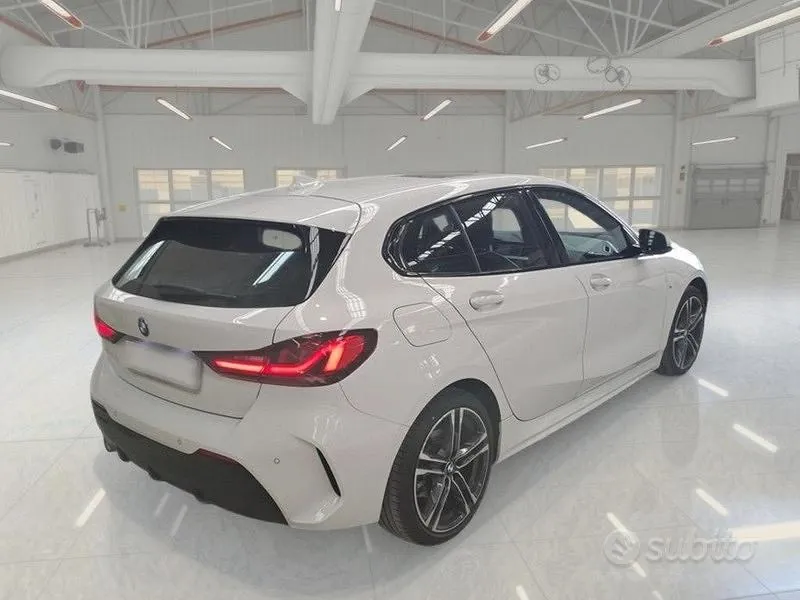 BMW 1 Series 2023 photo 4