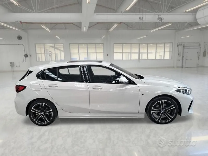 BMW 1 Series 2023 photo 3