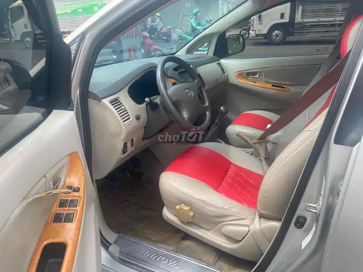 Toyota Innova 2009 photo 3