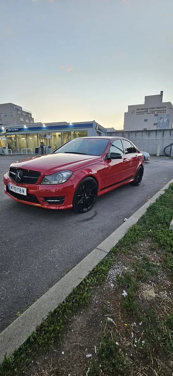 Mercedes-Benz C-Class 2012 photo 3