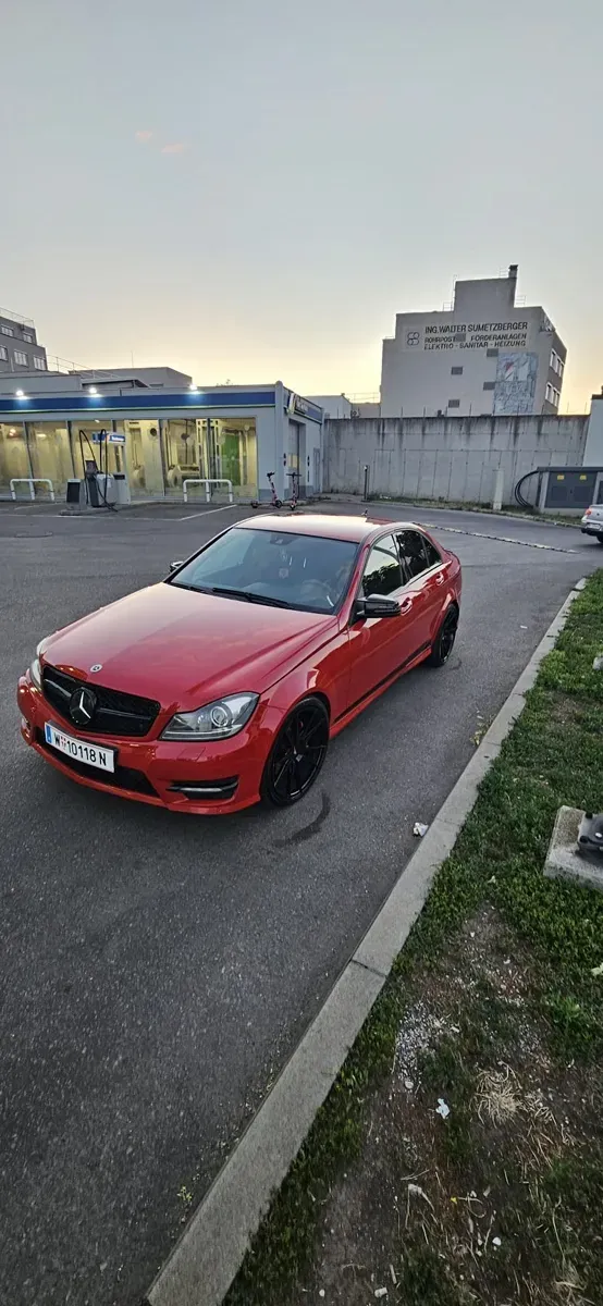 Mercedes-Benz C-Class 2012 photo 2