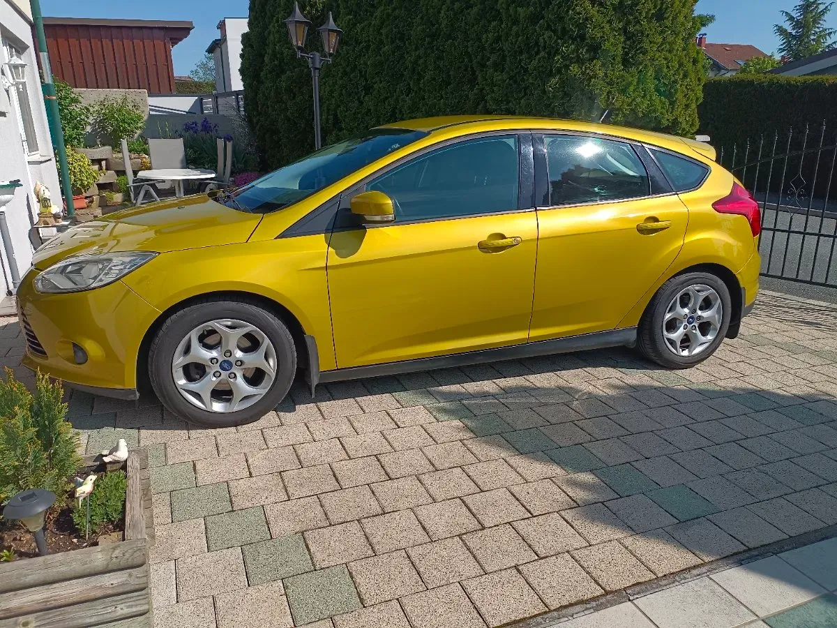 Ford Focus 2011 photo 2