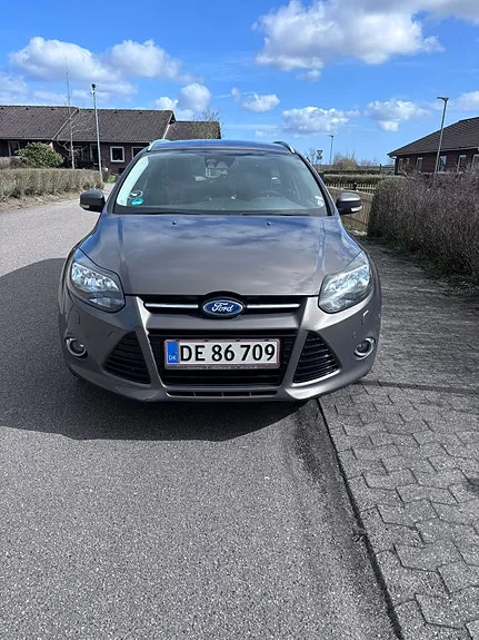 Ford Focus 2012 photo 2