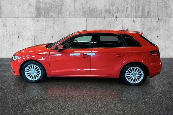 Audi A3 2014 photo 2