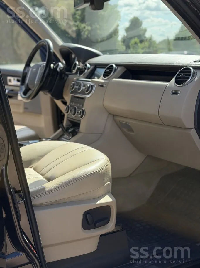 Land Rover Discovery 4 2012 photo 5