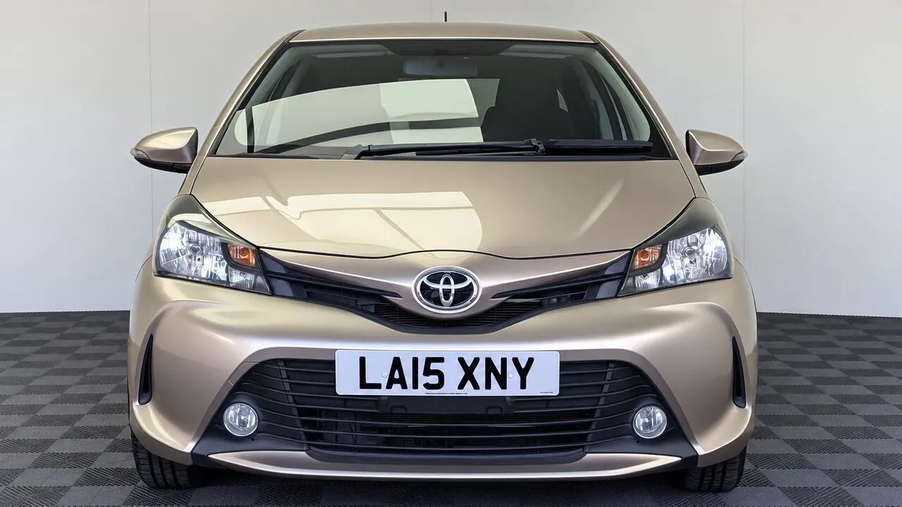 Toyota Yaris 2015 photo 3