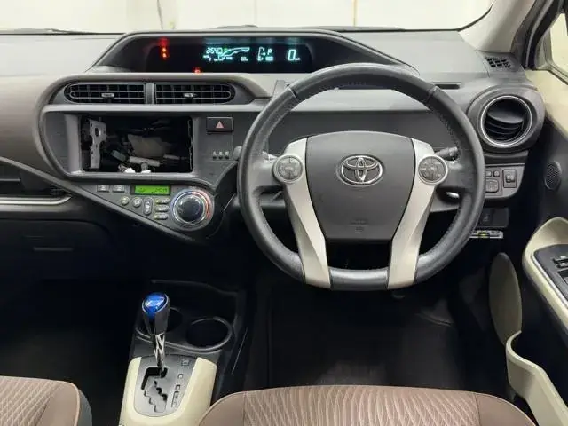 Toyota Aqua 2013 photo 4