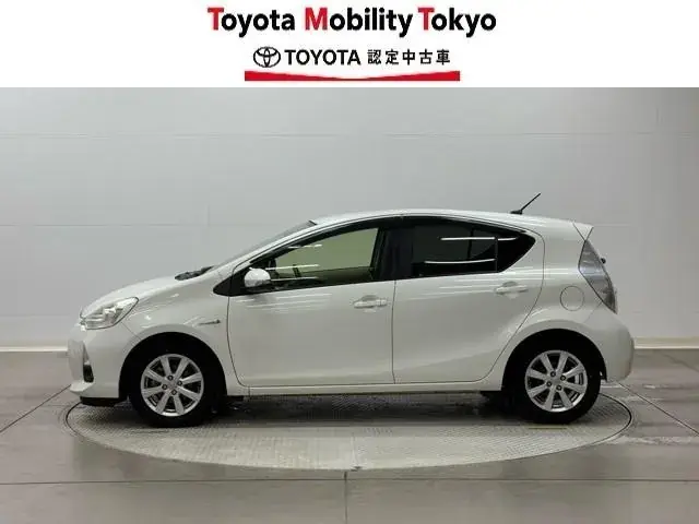 Toyota Aqua 2013 photo 3