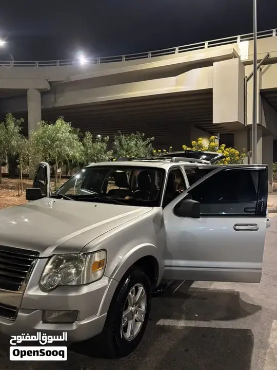 Ford Explorer 2010 photo 3