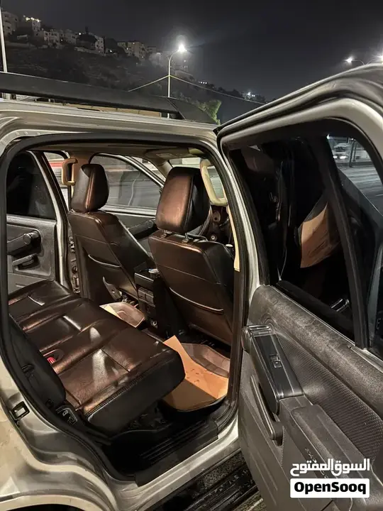 Ford Explorer 2010 photo 4