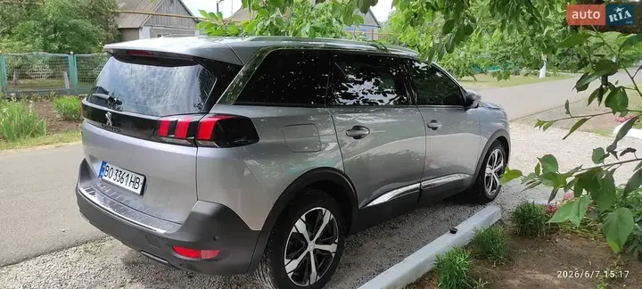 Peugeot 5008 2017 photo 5