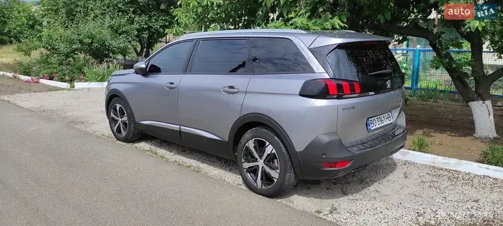 Peugeot 5008 2017 photo 3