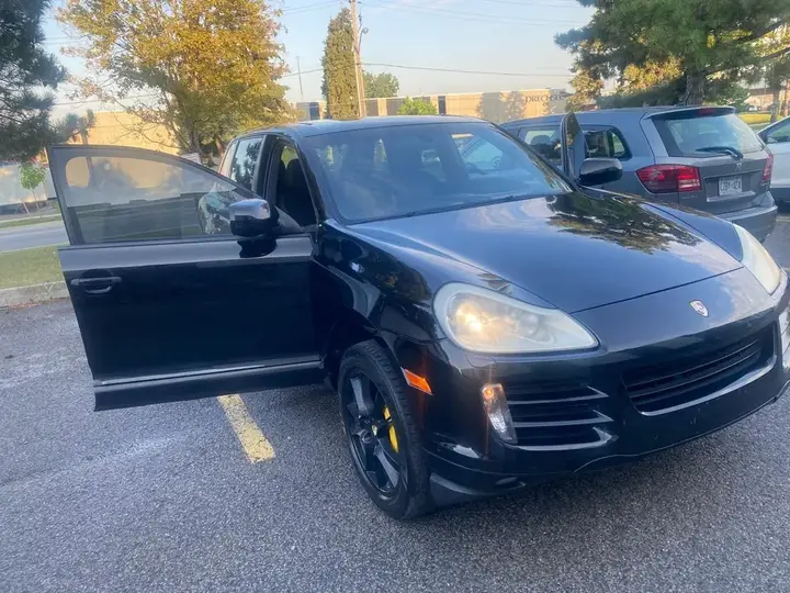 Porsche Cayenne 2010 photo 3