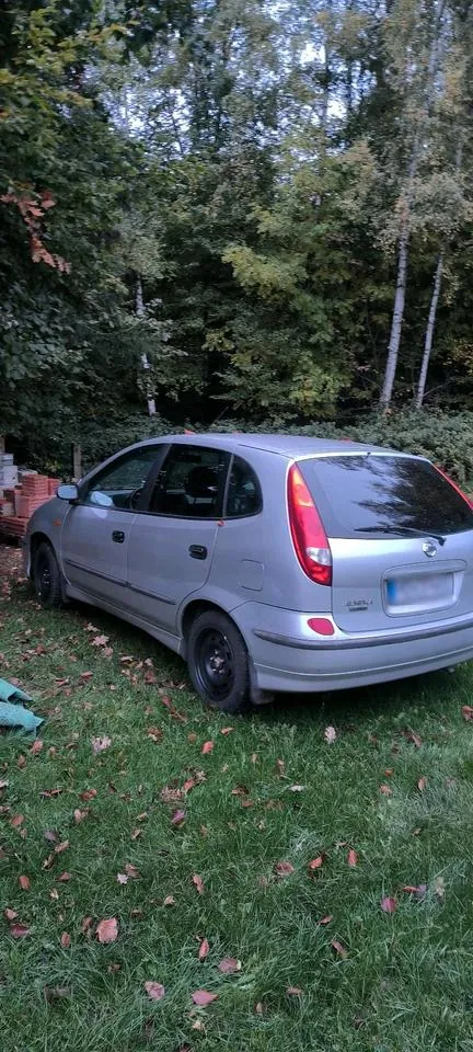 Nissan Almera Tino