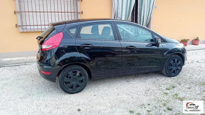 Ford Fiesta 2010 photo 4