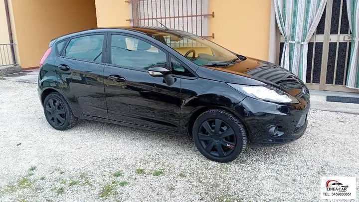 Ford Fiesta 2010 photo 3