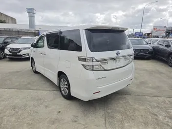 Toyota Vellfire 2013 photo 5