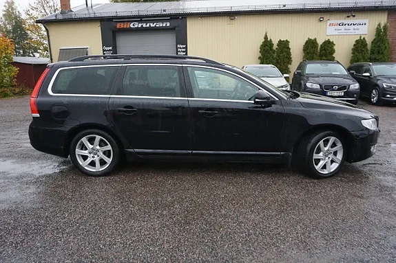 Volvo V70 2015 photo 2