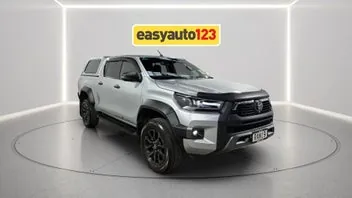 Toyota Hilux 2025 photo 2