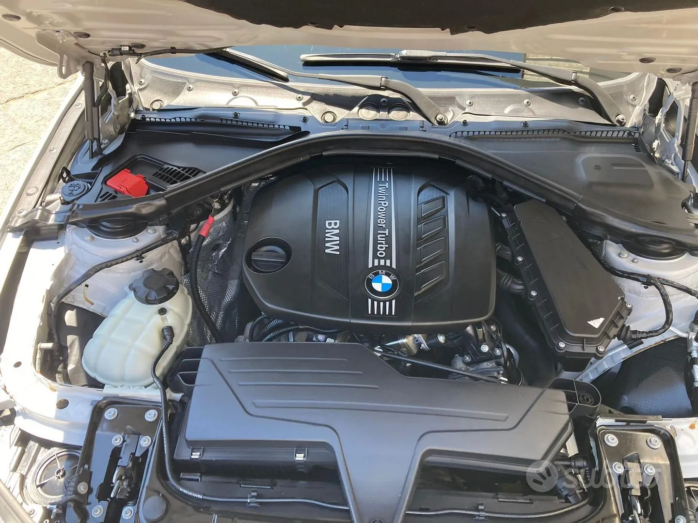 BMW 316 Touring 2012 photo 2