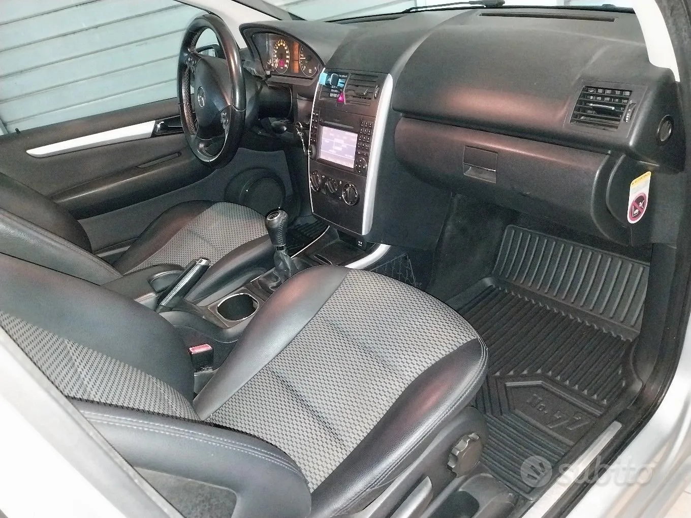 Mercedes-Benz A 2010 photo 3