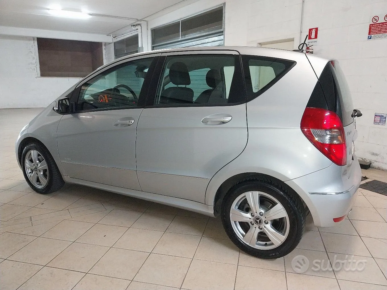 Mercedes-Benz A 2010 photo 5
