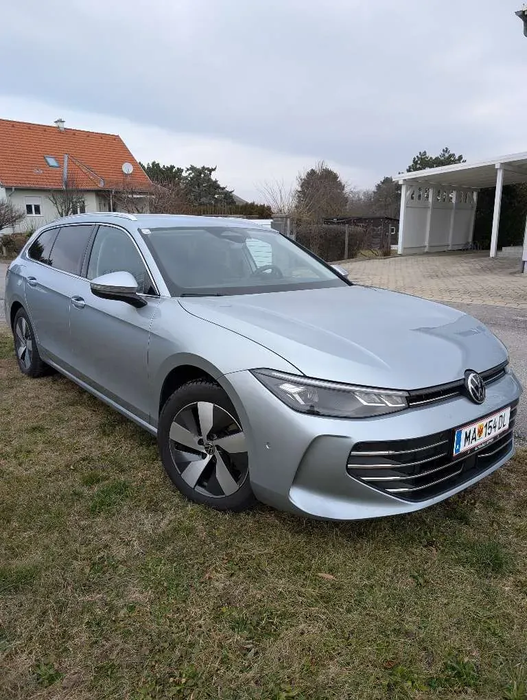 Volkswagen Passat 2024 photo 3