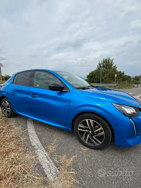 Peugeot 208 2023 photo 3