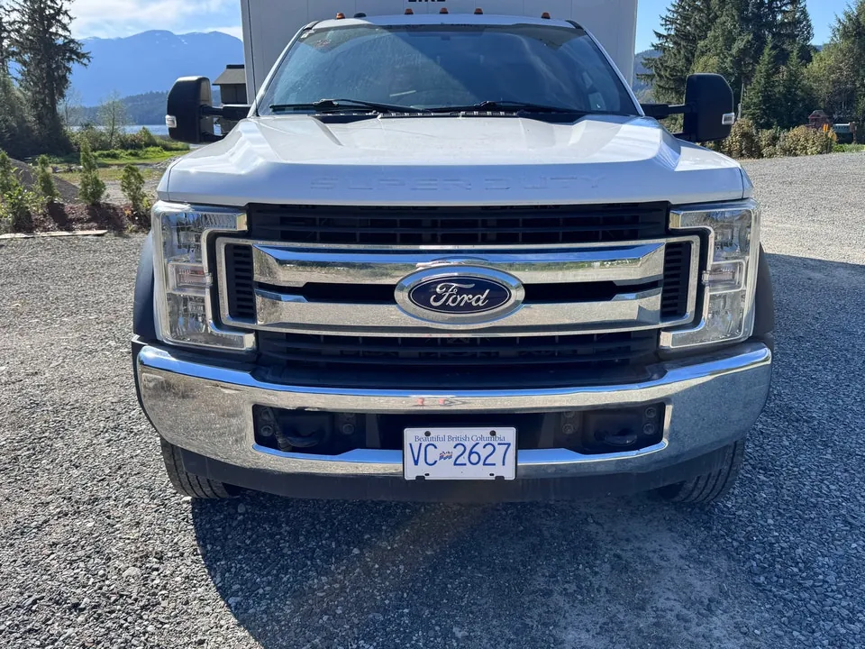 Ford F-550 2019 photo 2