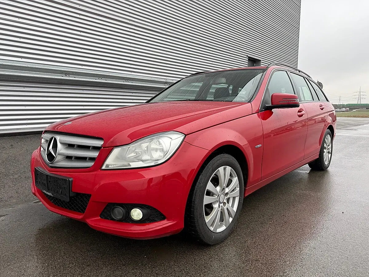 Mercedes-Benz C-Class 2012 photo 2