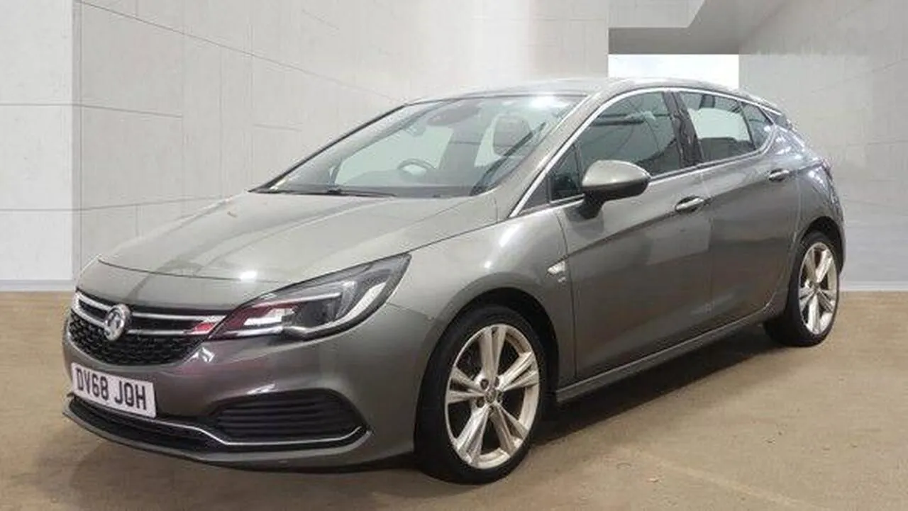 Vauxhall Astra 2018 photo 2
