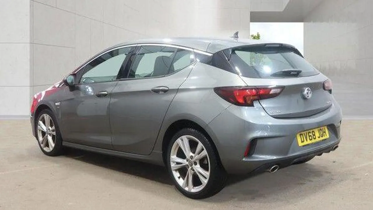 Vauxhall Astra 2018 photo 3