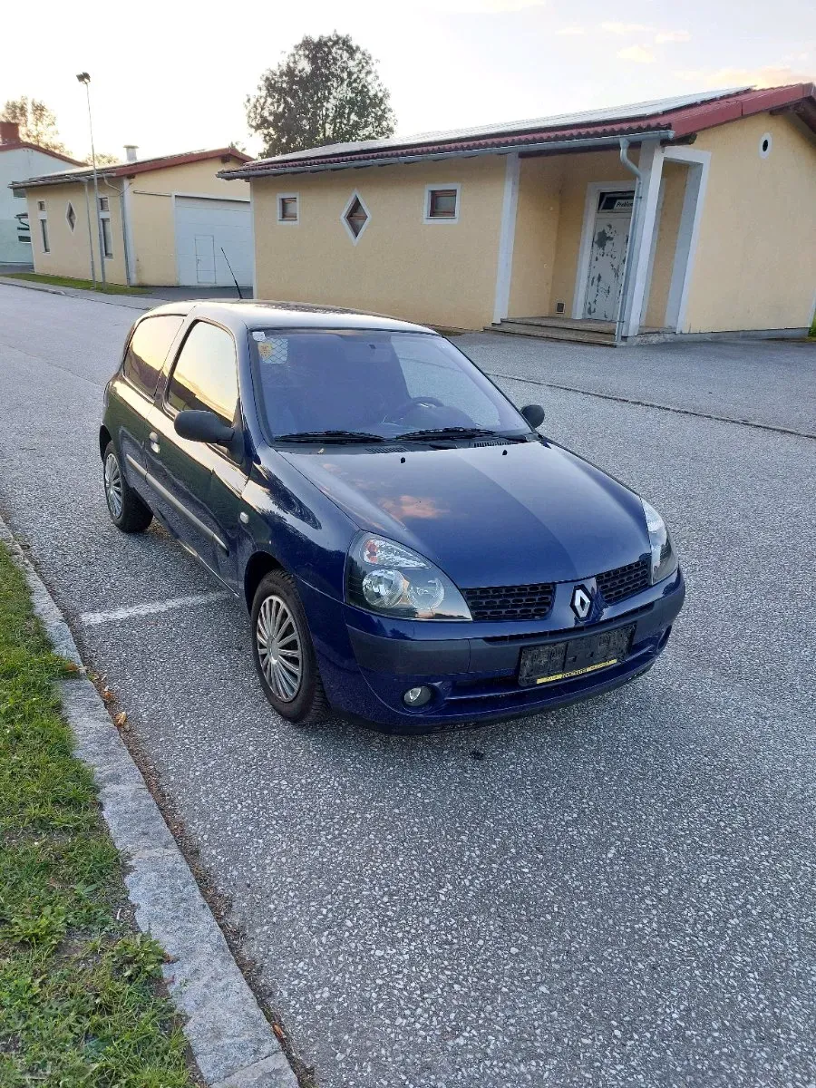 Renault Clio 2003 photo 2