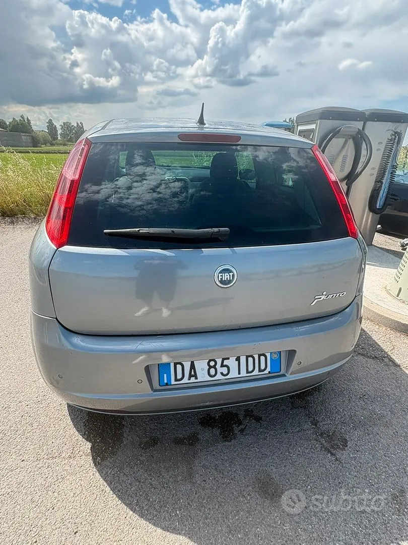 Fiat Grande Punto 2006 photo 3