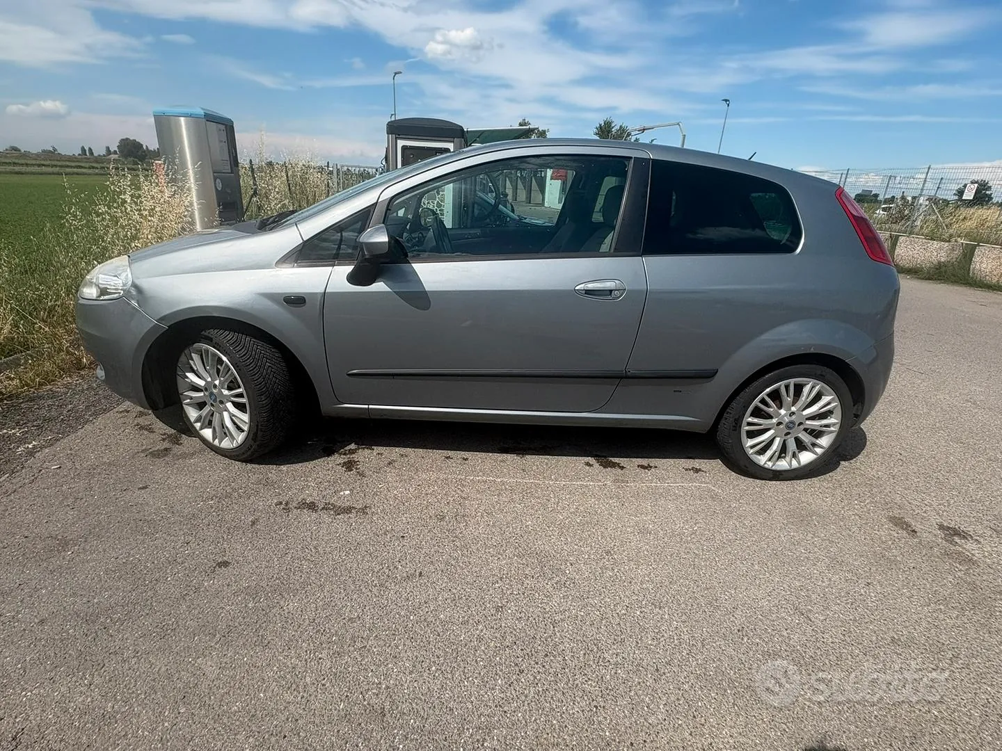 Fiat Grande Punto 2006 photo 2