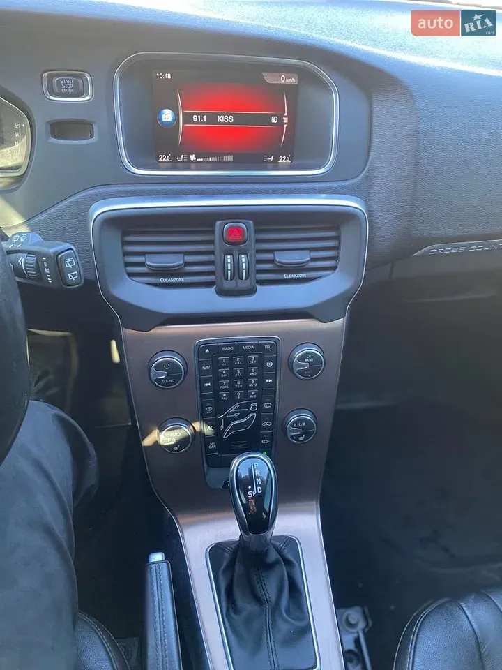 Volvo V40 Cross Country 2019 photo 3
