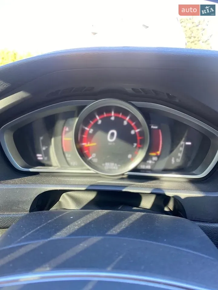 Volvo V40 Cross Country 2019 photo 5