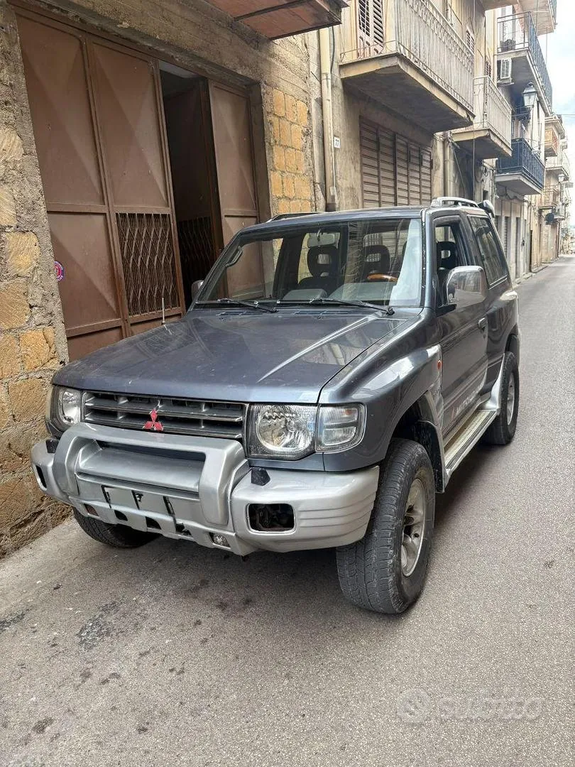 Mitsubishi Pajero 1998 photo 2